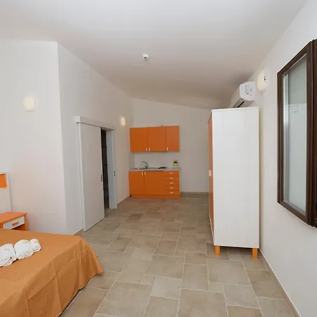 Podere San Luigi Aparthotel 3*