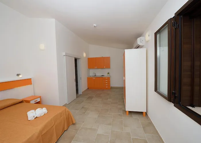 Podere San Luigi Aparthotel 3*