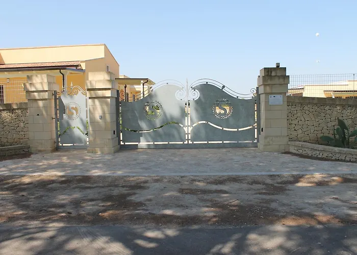 Podere San Luigi Aparthotel 3*